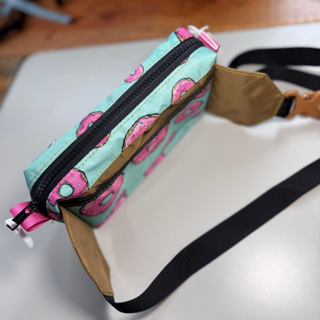 fanny pak - donut/brown