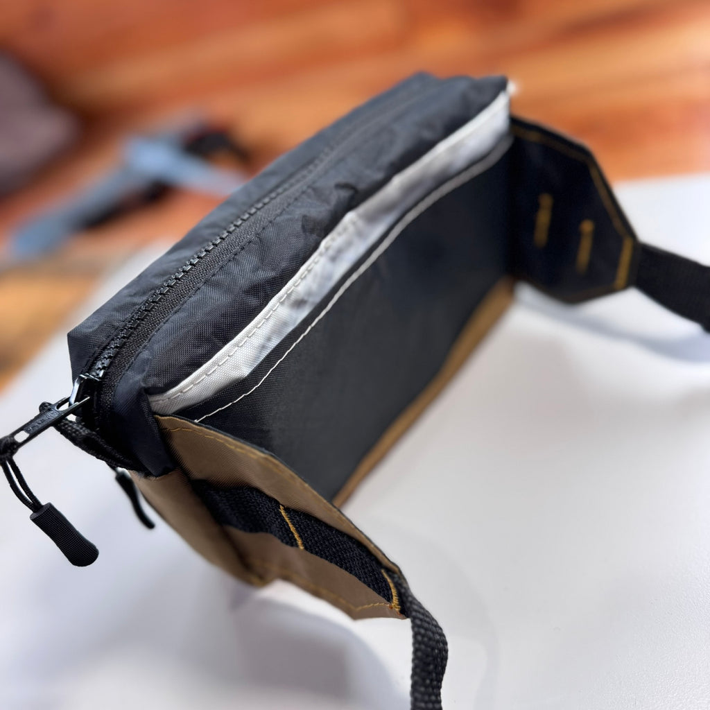 fanny pak - brown/white/black