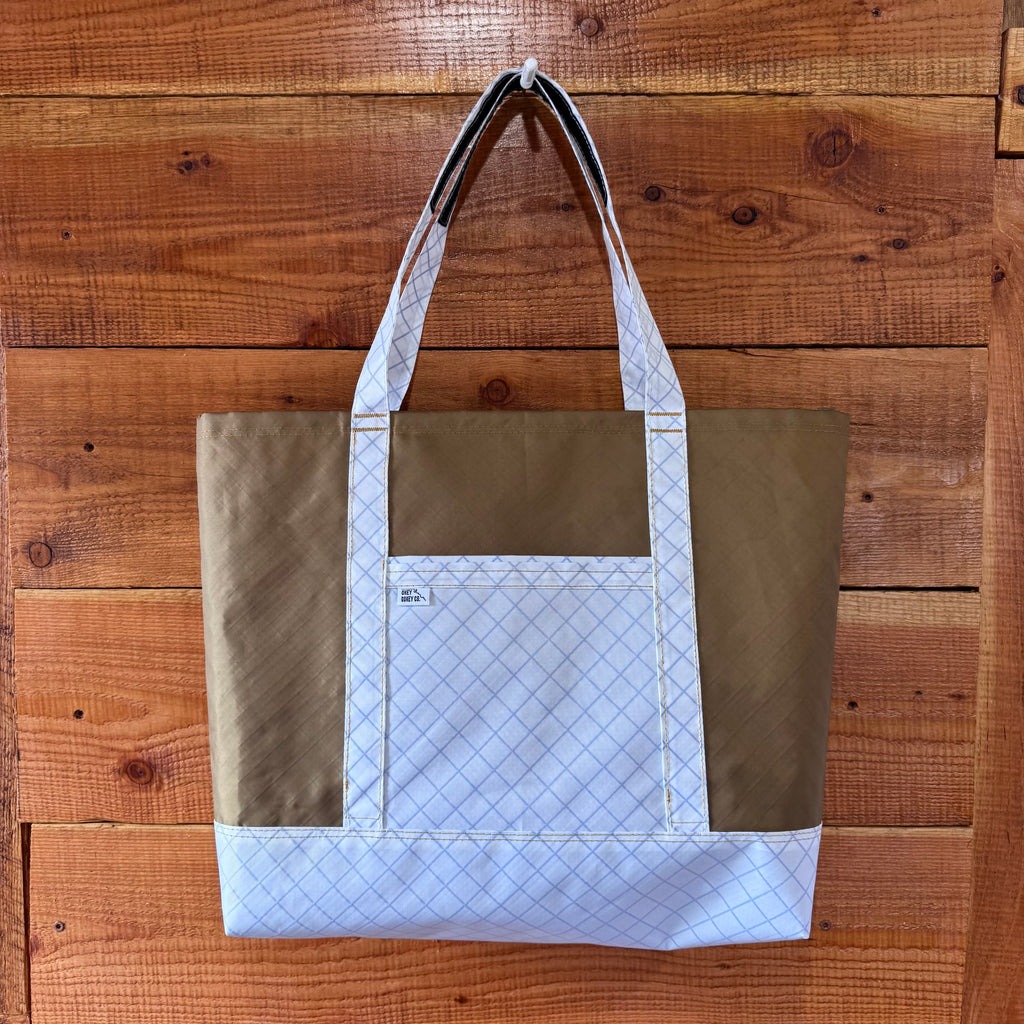 tote - brown/white