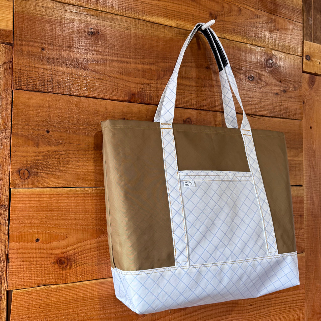 tote - brown/white